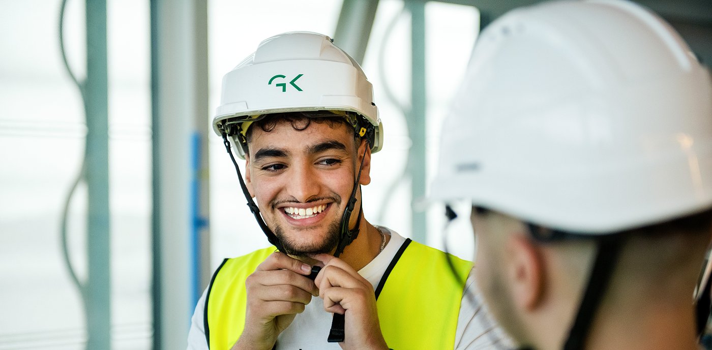 Arben Bajramaj jobber som elektriker i GK Arben Bajramaj jobber som elektriker i GK