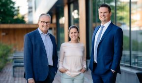 Anden og tredje generation: John-Erik Karlsen, Elizabeth Karlsen og Christopher Karlsen