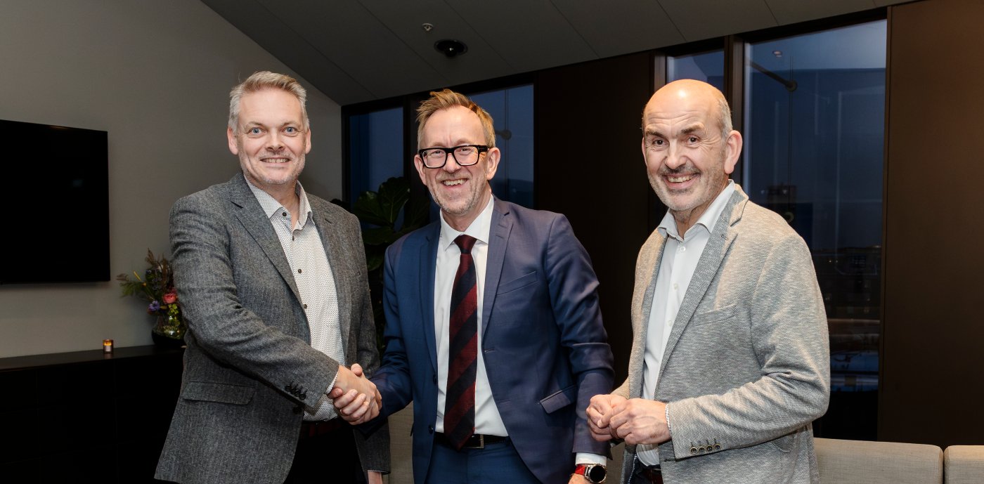 F.v.: Carsten Sørensen, adm.dir. i Caverion Danmark, Kim Robert Lisø, koncernchef i GK og Lars Sjørring, regionsdirektør eksisterende byggeri i GK Danmark