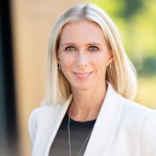 Portrætbillede af Guro Steine, koncerndirektør bæredygtighed, marked og kommunikation