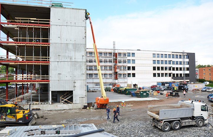 GKs hovedkontor i Oslo holder passivhusstandard og er et utstillingsvindu der de tekniske løsningene er optimalisert for lavt energibruk og minimal miljøbelastning. GKs hovedkontor i Oslo holder passivhusstandard og er et utstillingsvindu der de tekniske løsningene er optimalisert for lavt energibruk og minimal miljøbelastning.