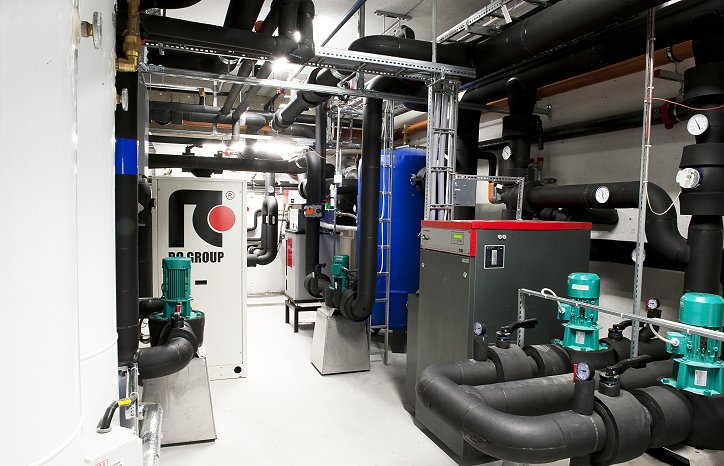 GKs hovedkontor i Oslo holder passivhusstandard og er et utstillingsvindu der de tekniske løsningene er optimalisert for lavt energibruk og minimal miljøbelastning. GKs hovedkontor i Oslo holder passivhusstandard og er et utstillingsvindu der de tekniske løsningene er optimalisert for lavt energibruk og minimal miljøbelastning.