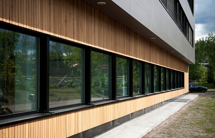 GKs hovedkontor i Oslo holder passivhusstandard og er et utstillingsvindu der de tekniske løsningene er optimalisert for lavt energibruk og minimal miljøbelastning. GKs hovedkontor i Oslo holder passivhusstandard og er et utstillingsvindu der de tekniske løsningene er optimalisert for lavt energibruk og minimal miljøbelastning.