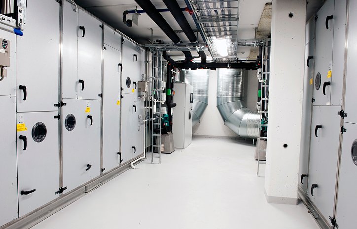 GKs hovedkontor i Oslo holder passivhusstandard og er et utstillingsvindu der de tekniske løsningene er optimalisert for lavt energibruk og minimal miljøbelastning. GKs hovedkontor i Oslo holder passivhusstandard og er et utstillingsvindu der de tekniske løsningene er optimalisert for lavt energibruk og minimal miljøbelastning.